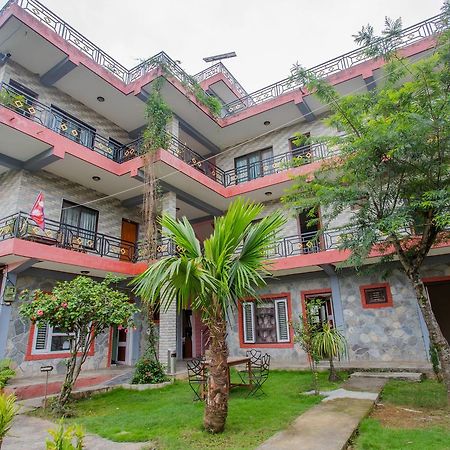 Hotel Glory Garden Pokhara Esterno foto