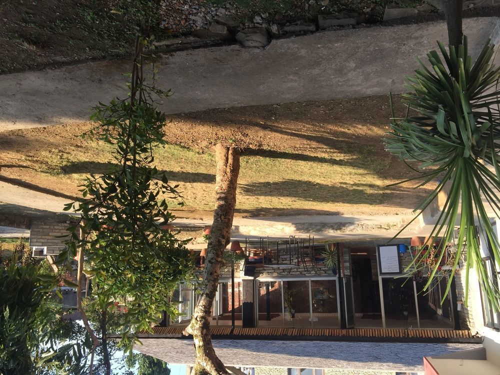 Hotel Glory Garden Pokhara Esterno foto