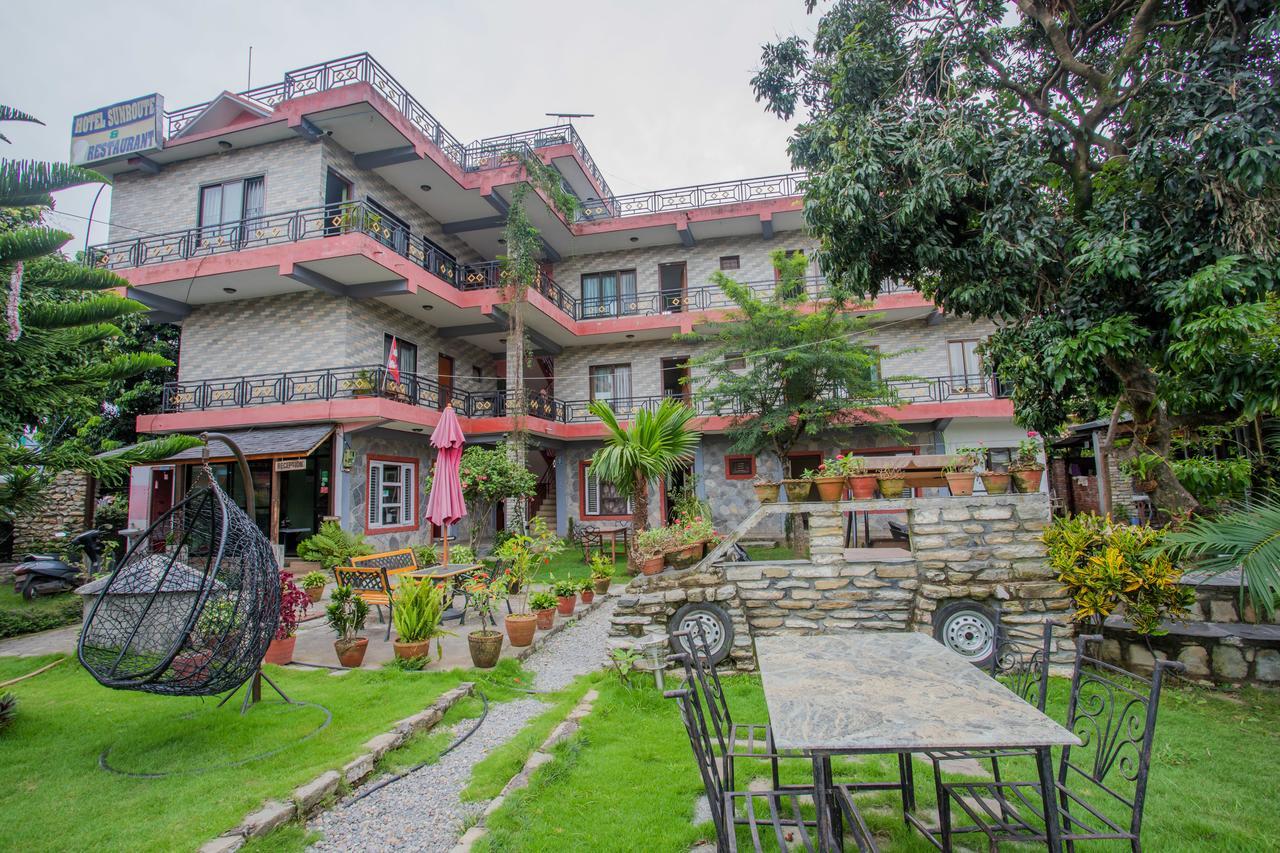 Hotel Glory Garden Pokhara Esterno foto
