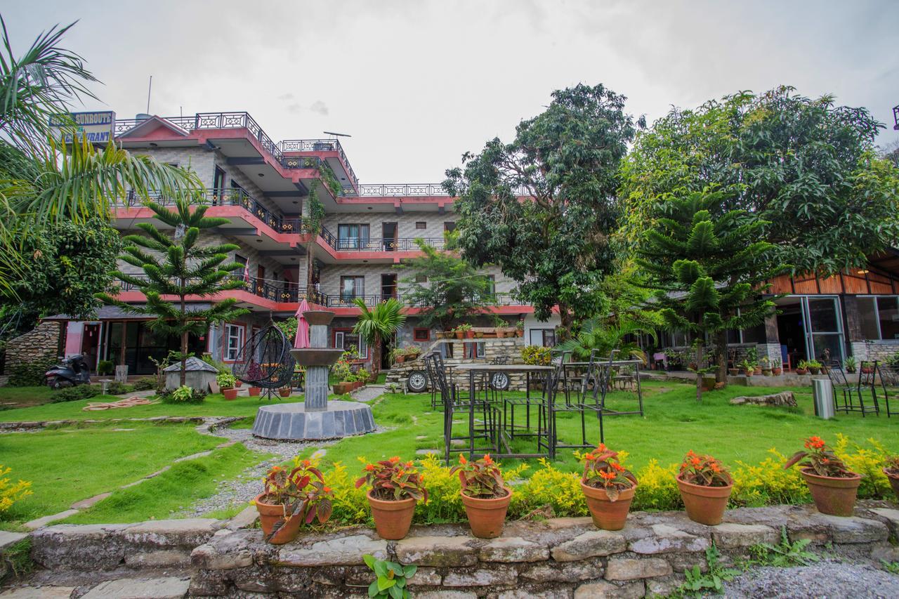 Hotel Glory Garden Pokhara Esterno foto
