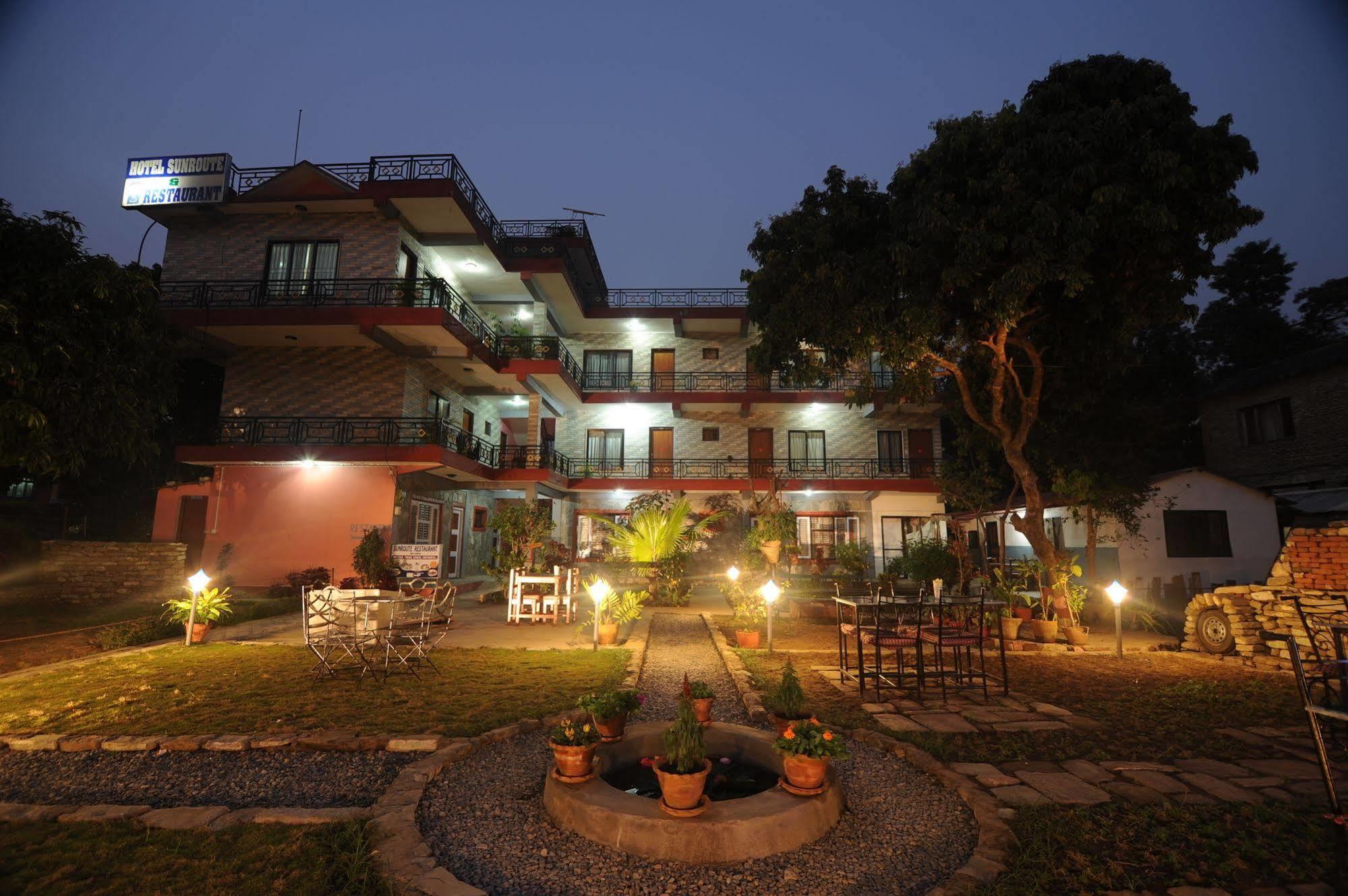 Hotel Glory Garden Pokhara Esterno foto