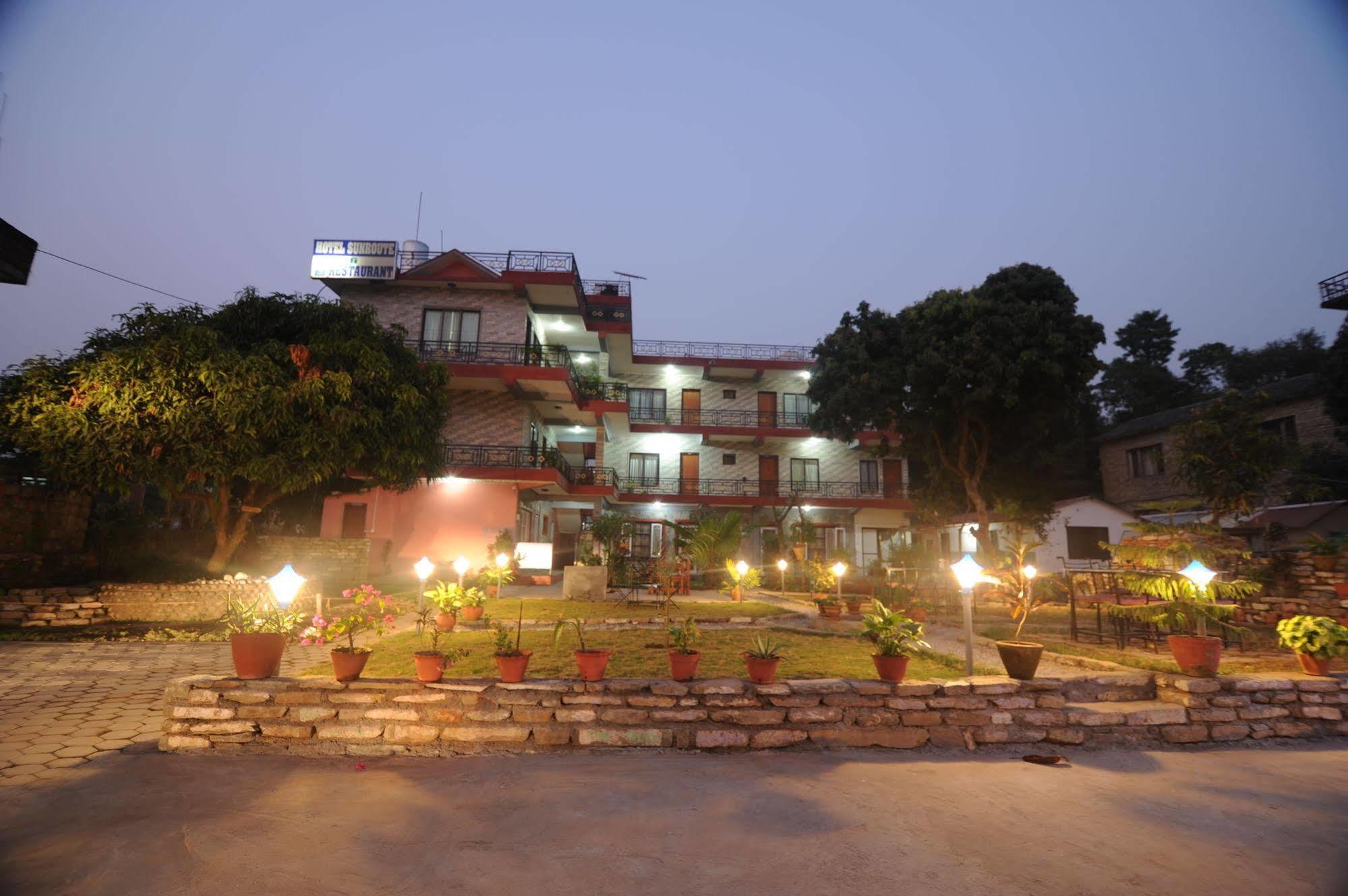 Hotel Glory Garden Pokhara Esterno foto