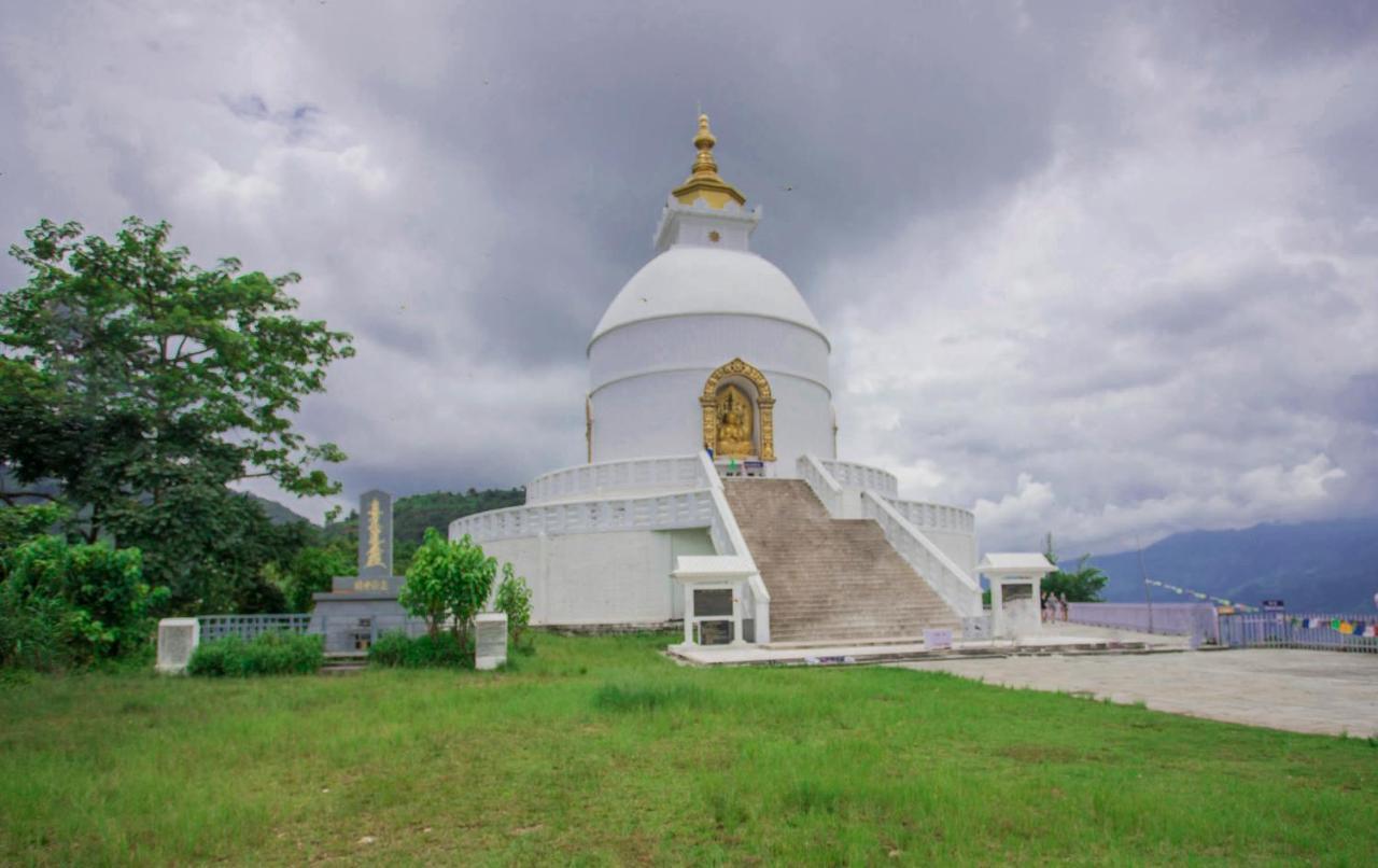 Hotel Glory Garden Pokhara Esterno foto