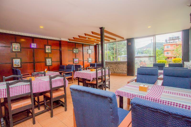 Hotel Glory Garden Pokhara Esterno foto